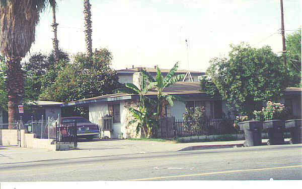 231 W 9th St in San Bernardino, CA - Foto de edificio - Building Photo