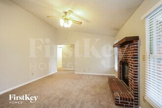 942 Delray Dr in Indianapolis, IN - Building Photo - Building Photo