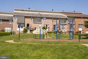 1699 Yale Pl in Rockville, MD - Building Photo