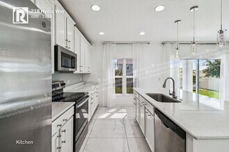218 Hydra Wy in Groveland, FL - Building Photo - Building Photo