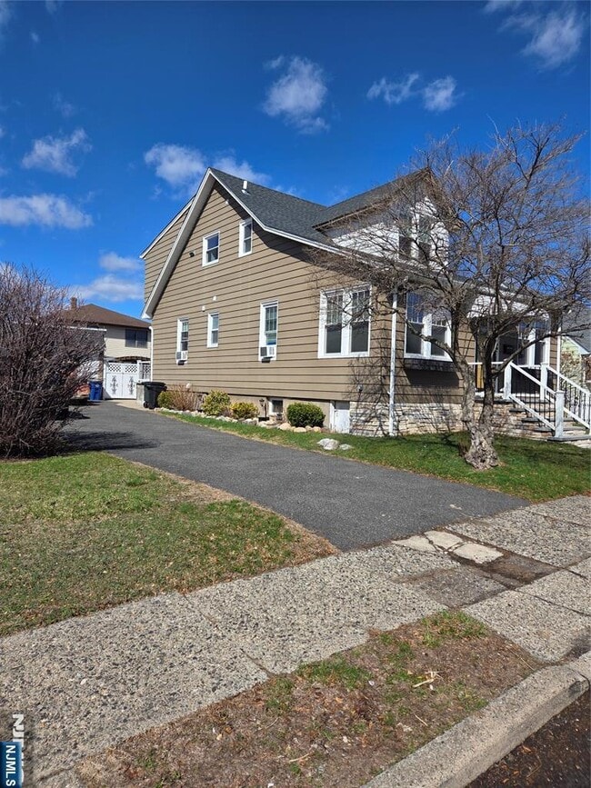 property at 14 Chestnut St