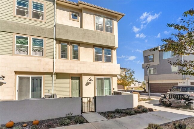 27116 Vly Oak Pl in Valencia, CA - Building Photo - Building Photo