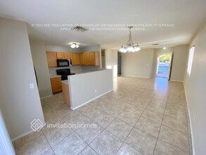 7240 W Hess Ave in Phoenix, AZ - Building Photo - Building Photo