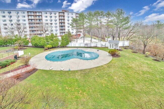 125 Coolidge Ave in Watertown, MA - Building Photo - Building Photo