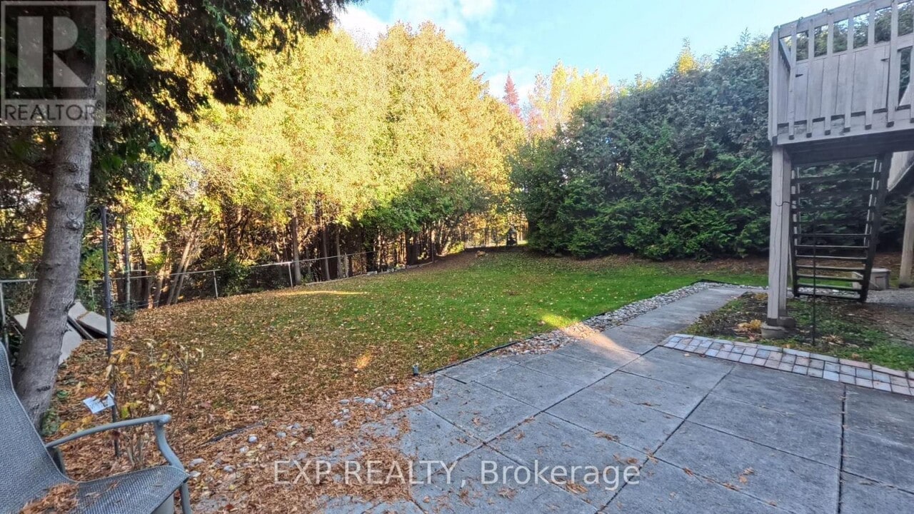 40 Cranberry Ln in Aurora, ON - Building Photo