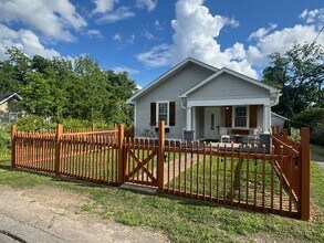 112 Lucile St, Unit Lucile- Full private home in Nashville, TN - Foto de edificio - Building Photo