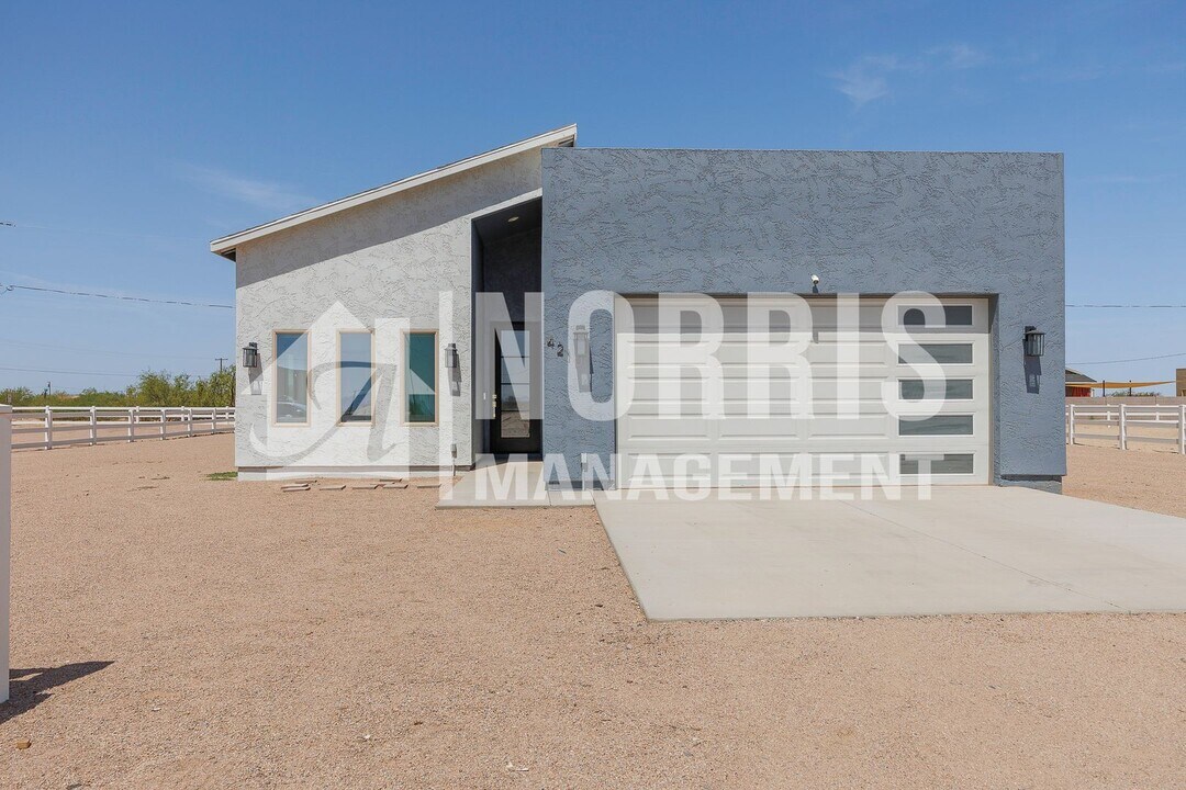 4210 N Roble Cir in Eloy, AZ - Building Photo