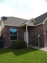 215 Wyndham Meadows Way in Wylie, TX - Building Photo - Building Photo