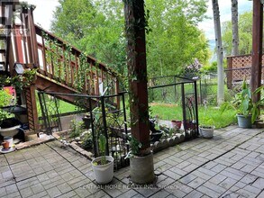 129 October Ln in Aurora, ON - Building Photo - Building Photo