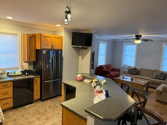457 N Spring St, Unit Student Housing BR #2