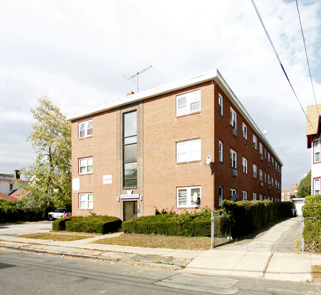299 Berkshire in Bridgeport, CT - Foto de edificio - Building Photo