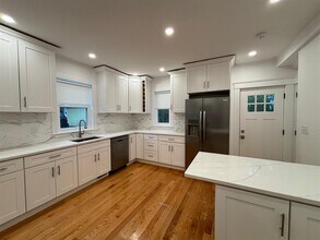 26 Fenwick St in Somerville, MA - Building Photo - Building Photo