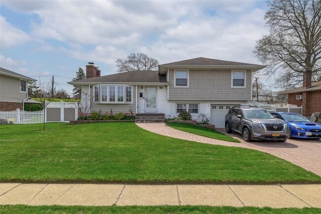 property at 8 Lincoln St