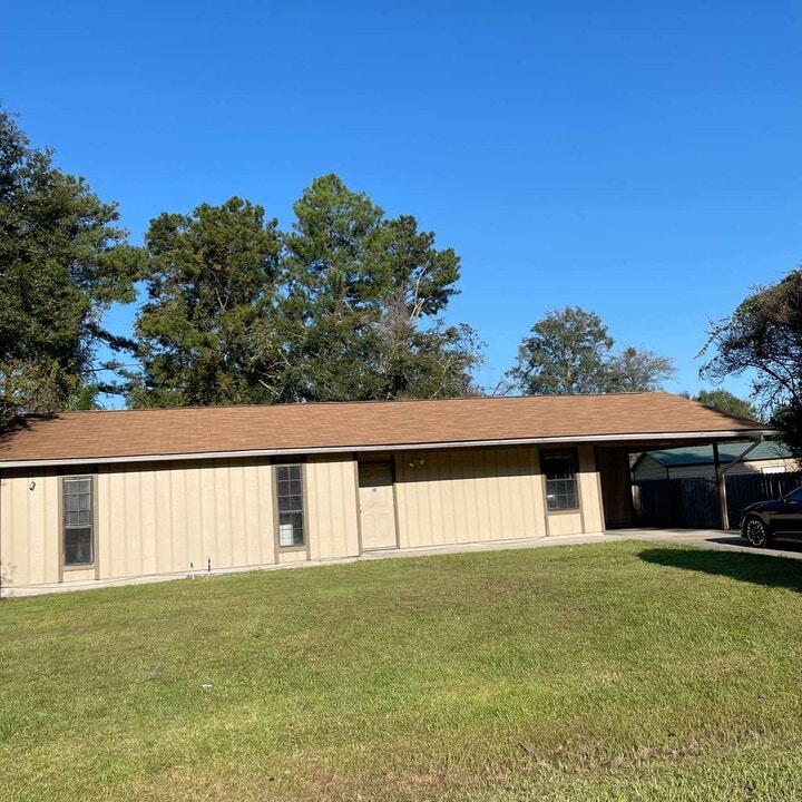 103 Hancock St in Hinesville, GA - Building Photo