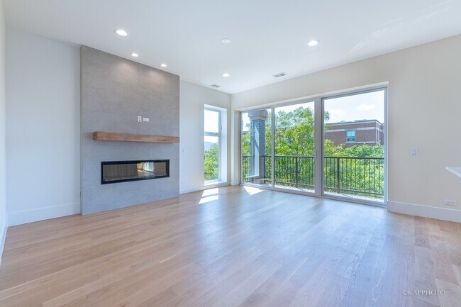 2110 W Washington Blvd, Unit 4 in Chicago, IL - Foto de edificio - Building Photo