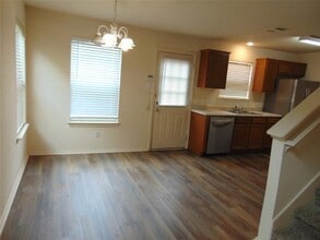 9208 Rowlands Sayle Rd in Austin, TX - Building Photo - Building Photo
