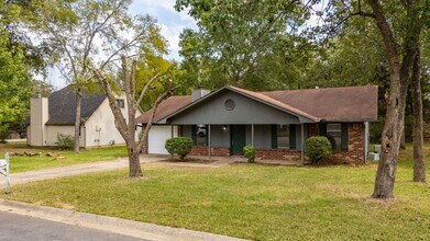 19 Oak Forest Dr in Maumelle, AR - Building Photo - Building Photo