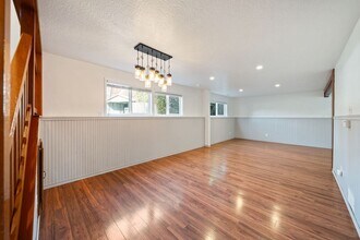 9394 SE Mason Cir in Milwaukie, OR - Building Photo - Building Photo