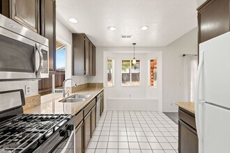 40427 Crystal Aire Ct in Murrieta, CA - Building Photo - Building Photo