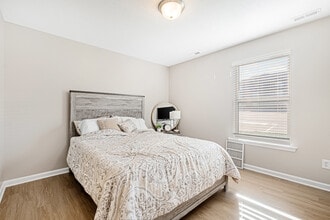 Stonecrest Apartments in New Albany, IN - Building Photo - Building Photo