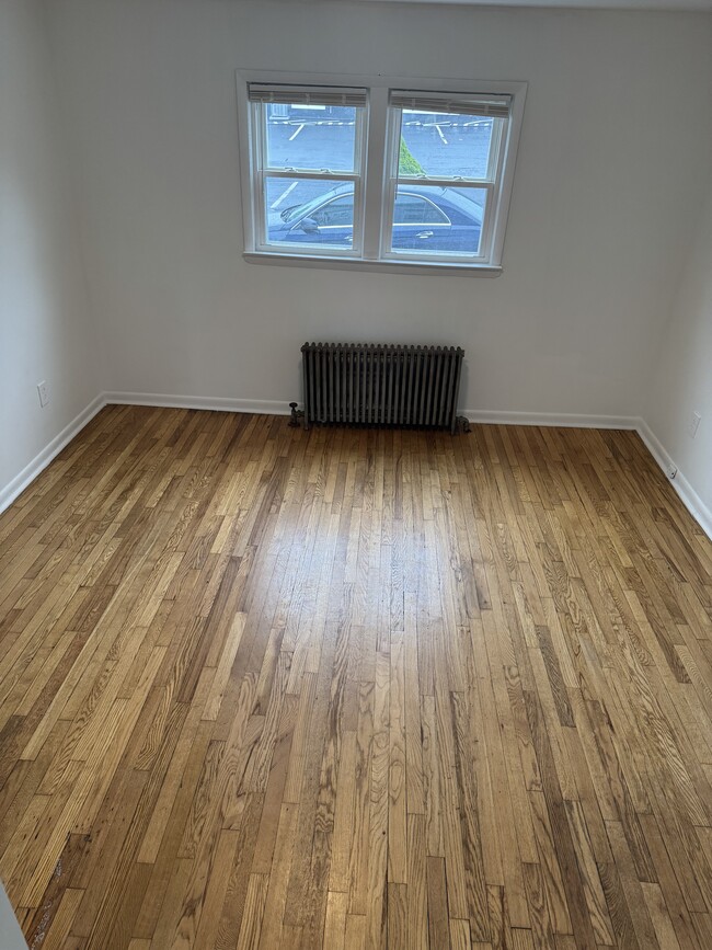 7 Mona Ave, Unit 7 in Branford, CT - Building Photo - Building Photo