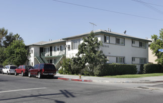 12002 Hart St in North Hollywood, CA - Building Photo