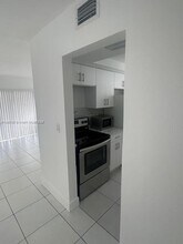 7370 SW 82nd St in Miami, FL - Building Photo - Building Photo