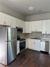 3033 Pauger St in New Orleans, LA - Foto de edificio - Building Photo