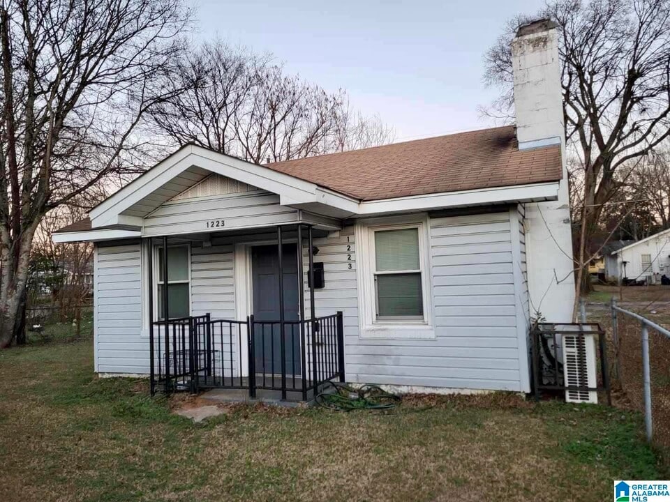 1223 Hanover St in Birmingham, AL - Building Photo