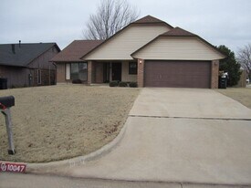 10047 S Fairview Dr in Oklahoma City, OK - Building Photo