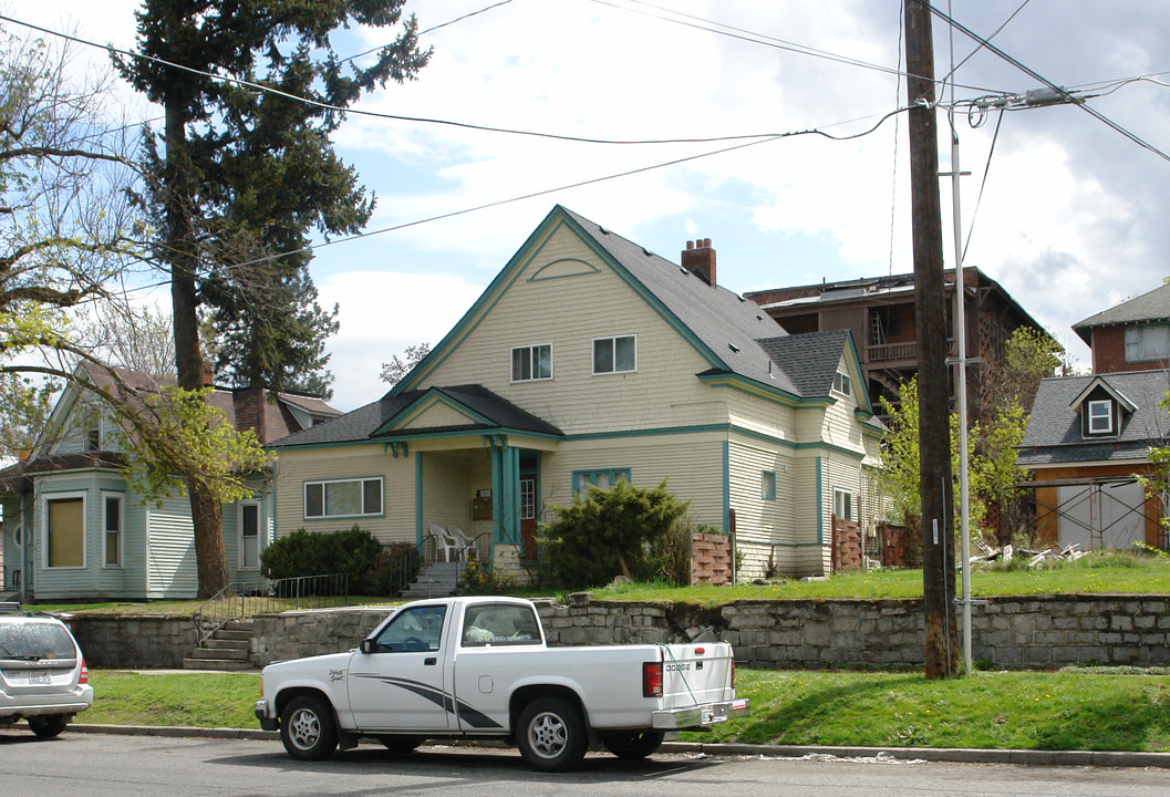 1819 W Riverside Ave in Spokane, WA - Foto de edificio