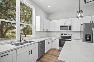 7034 England St in Houston, TX - Building Photo - Building Photo