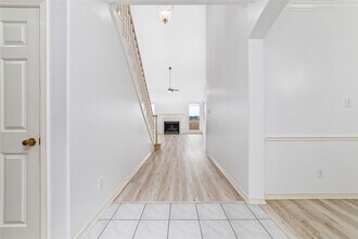 304 Lago Vista St in Kemah, TX - Building Photo - Building Photo