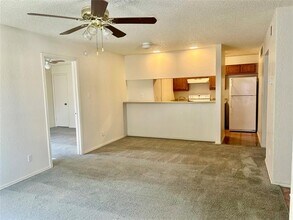 411 Crestline Dr in Arlington, TX - Building Photo - Building Photo