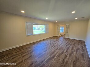 66 Poplar Ave in West Long Branch, NJ - Building Photo - Building Photo