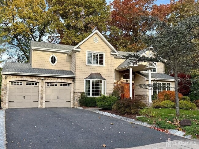 4 Rebel Run Dr in East Brunswick, NJ - Building Photo - Building Photo