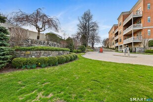 50 Stone Ridge Way in Fairfield, CT - Building Photo