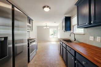 2101 Jesse Owens Dr in Austin, TX - Building Photo - Building Photo