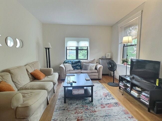 7 Naples Rd, Unit 5 in Brookline, MA - Foto de edificio - Building Photo