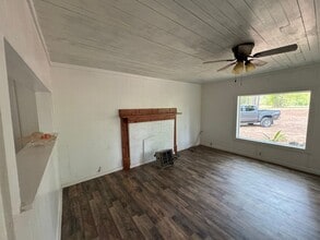 5424 New Liberty Rd in Jacksonville, AL - Building Photo - Building Photo