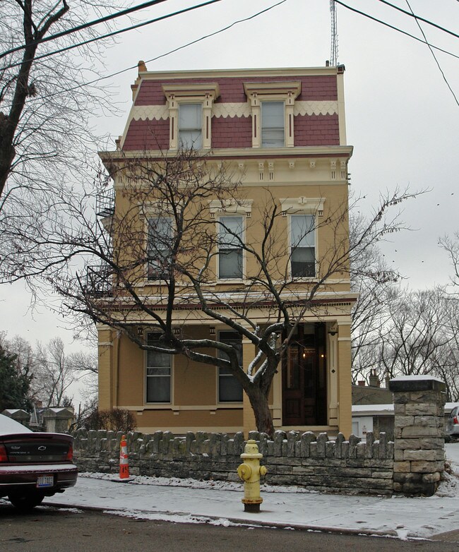 2303 Ohio Ave in Cincinnati, OH - Building Photo - Building Photo