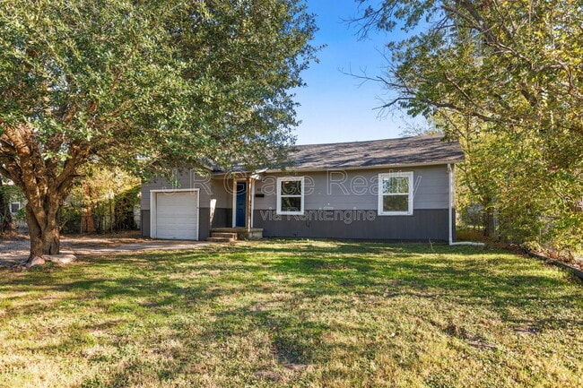 3621 Redbird St in Bellmead, TX - Building Photo - Building Photo