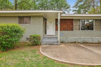 1315 Kimwood Dr, Unit 304 Poplar St - Unit A in Jackson, MS - Building Photo - Building Photo