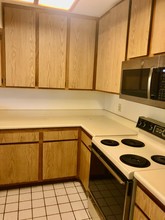 4070 Rosenda Ct, Unit 218 in San Diego, CA - Building Photo - Building Photo