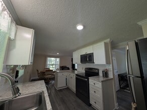 3276 Hargrove St in Spring Hill, FL - Building Photo - Building Photo