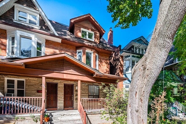 110 Gothic Av in Toronto, ON - Building Photo - Building Photo