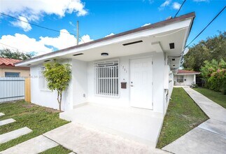 1765 NW 4th St in Miami, FL - Building Photo - Building Photo