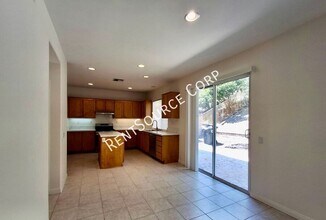 24335 Alyssum Pl in Santa Clarita, CA - Building Photo - Building Photo