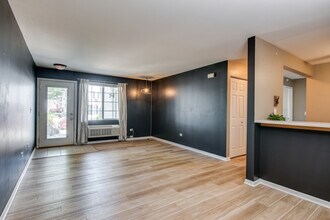 1600 McClure Rd in Aurora, IL - Building Photo - Building Photo
