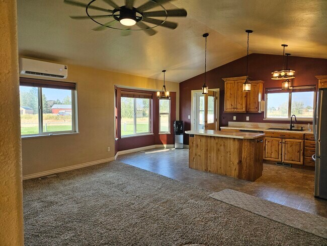 4007 E 66 N in Rigby, ID - Building Photo - Building Photo